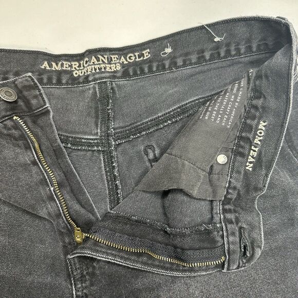 American Eagle Jeans Womens 14 Short Mom High Rise Faded Black Denim Distressed - Picture 9 of 13